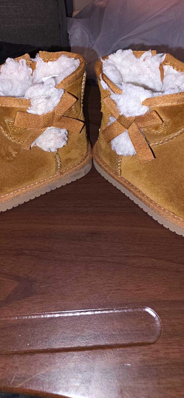 Koolaburra by UGG Victoria Short Toddler Boots Chestnut Size 7 Suede Bows